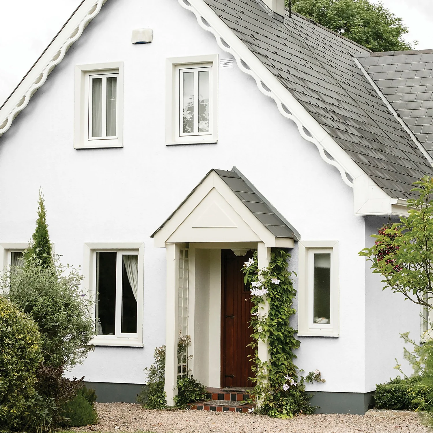 Sandtex® Textured Masonry Paint Pure Brilliant White - 10L 2 Sandtex® Textured Masonry Paint Pure Brilliant White - 10L - Image 2