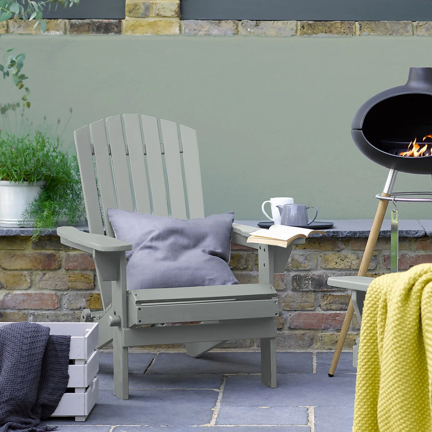 Sandtex® Exterior 10 Year Satin Paint Cloudy Day - 750ml 4 Sandtex® Exterior 10 Year Satin Paint Cloudy Day - 750ml - Image 4