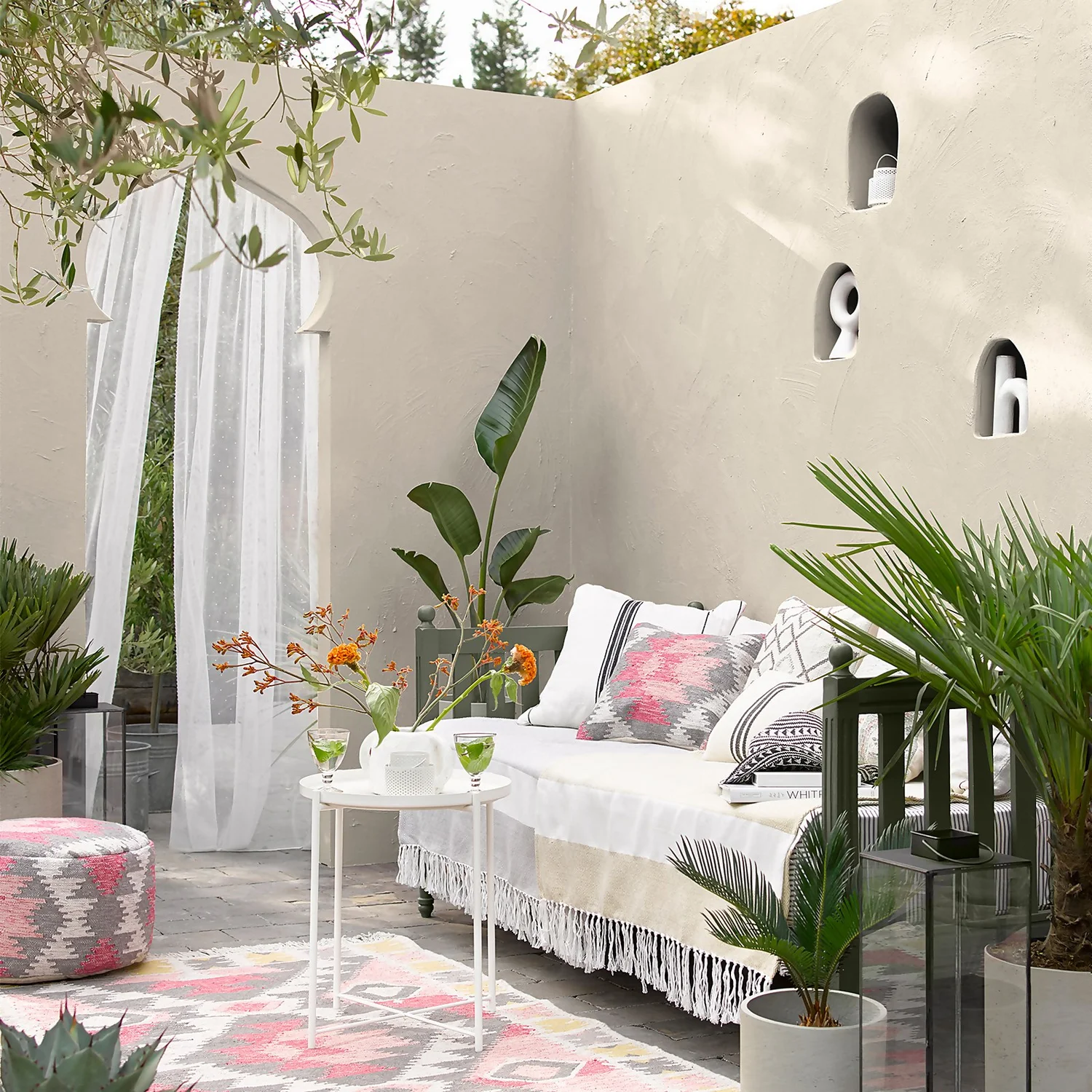 Sandtex® Textured Masonry Paint Sandstone - 5L 3 Sandtex® Textured Masonry Paint Sandstone - 5L - Image 3