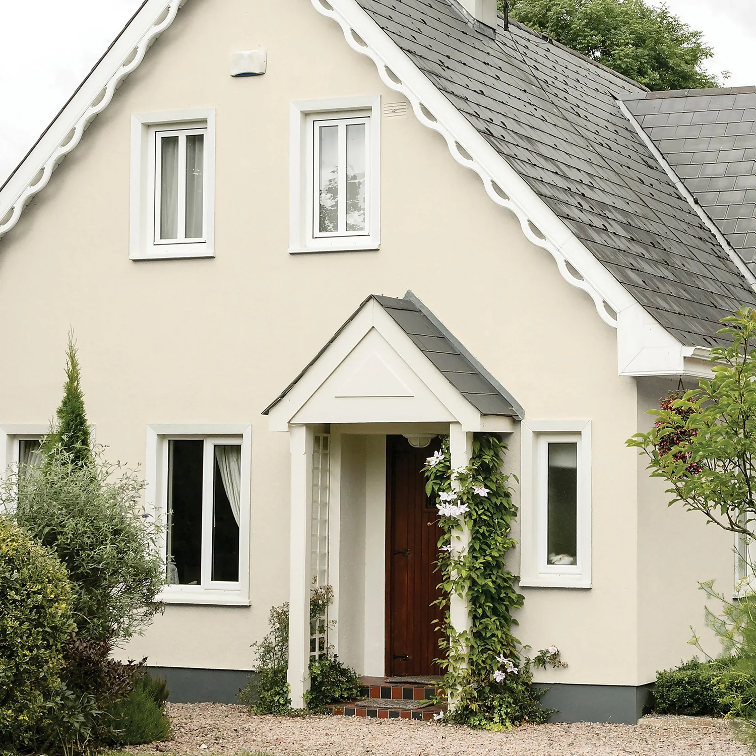 Sandtex® Textured Masonry Paint Ivory Stone - 5L 2 Sandtex® Textured Masonry Paint Ivory Stone - 5L - Image 2