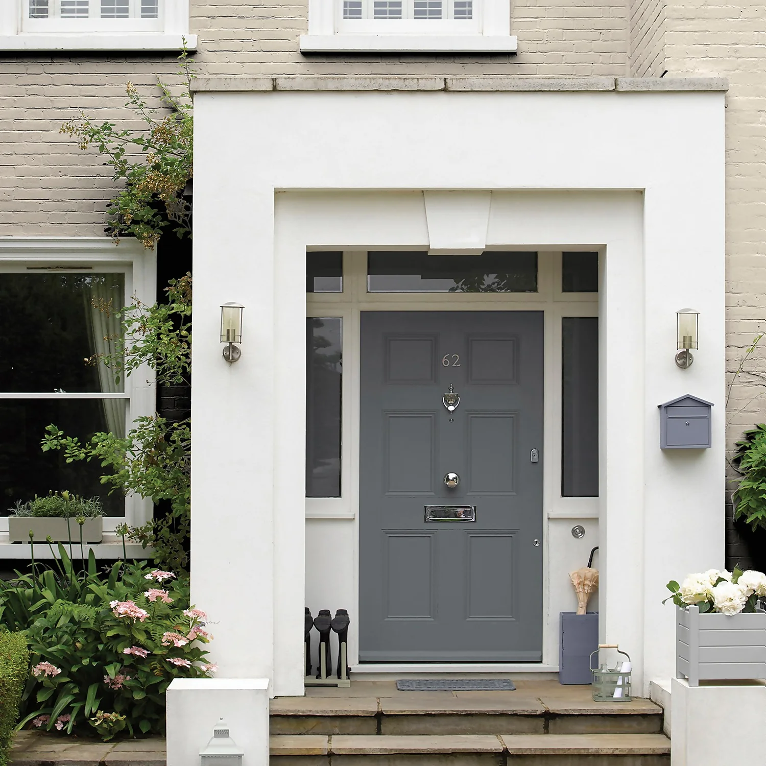 Sandtex® Ultra Smooth Masonry Paint Sandblast - 5L 5 Sandtex® Ultra Smooth Masonry Paint Sandblast - 5L - Image 5