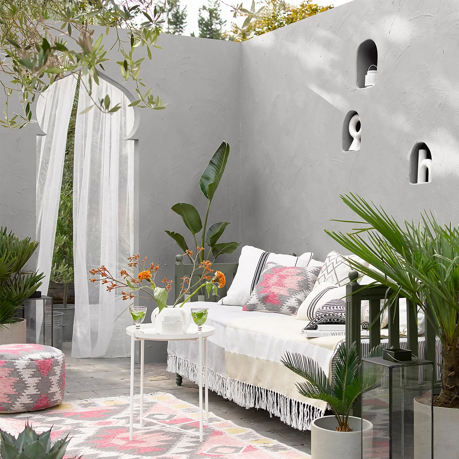 Sandtex® Ultra Smooth Masonry Paint Gravel - 10L 3 Sandtex® Ultra Smooth Masonry Paint Gravel - 10L - Image 3