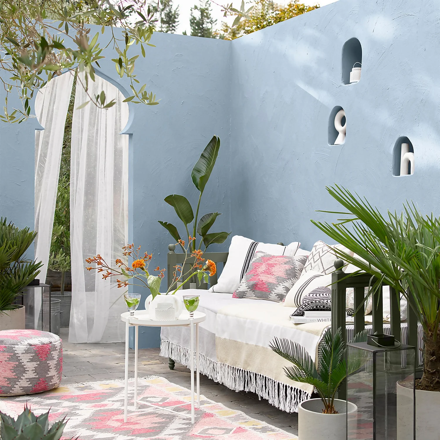 Sandtex® Ultra Smooth Masonry Paint Morning Sky - 5L 3 Sandtex® Ultra Smooth Masonry Paint Morning Sky - 5L - Image 3