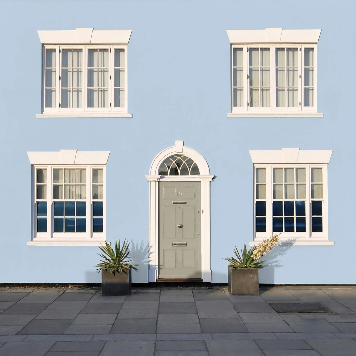 Sandtex® Ultra Smooth Masonry Paint Morning Sky - 5L 6 Sandtex® Ultra Smooth Masonry Paint Morning Sky - 5L - Image 6