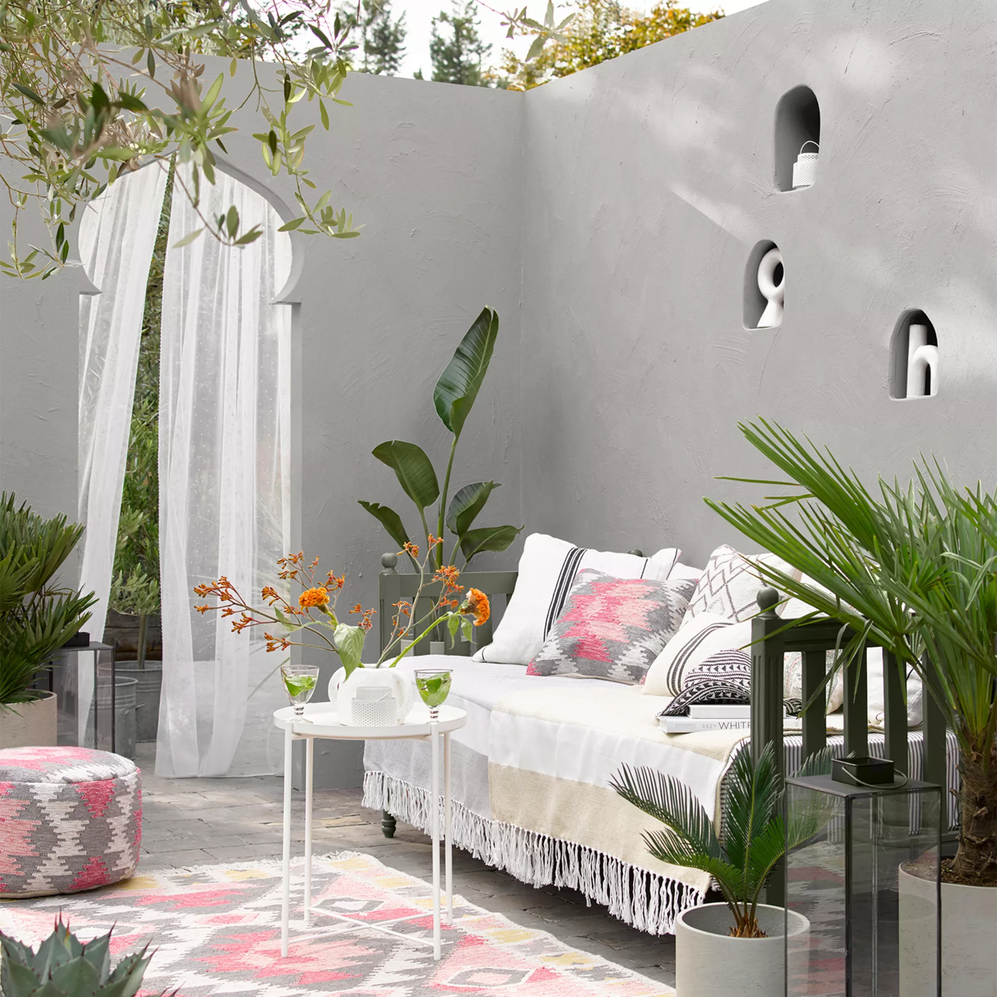 Sandtex Light Grey Matt Masonry Paint, 5L Tub 5 Sandtex Light Grey Matt Masonry Paint, 5L Tub - Image 5