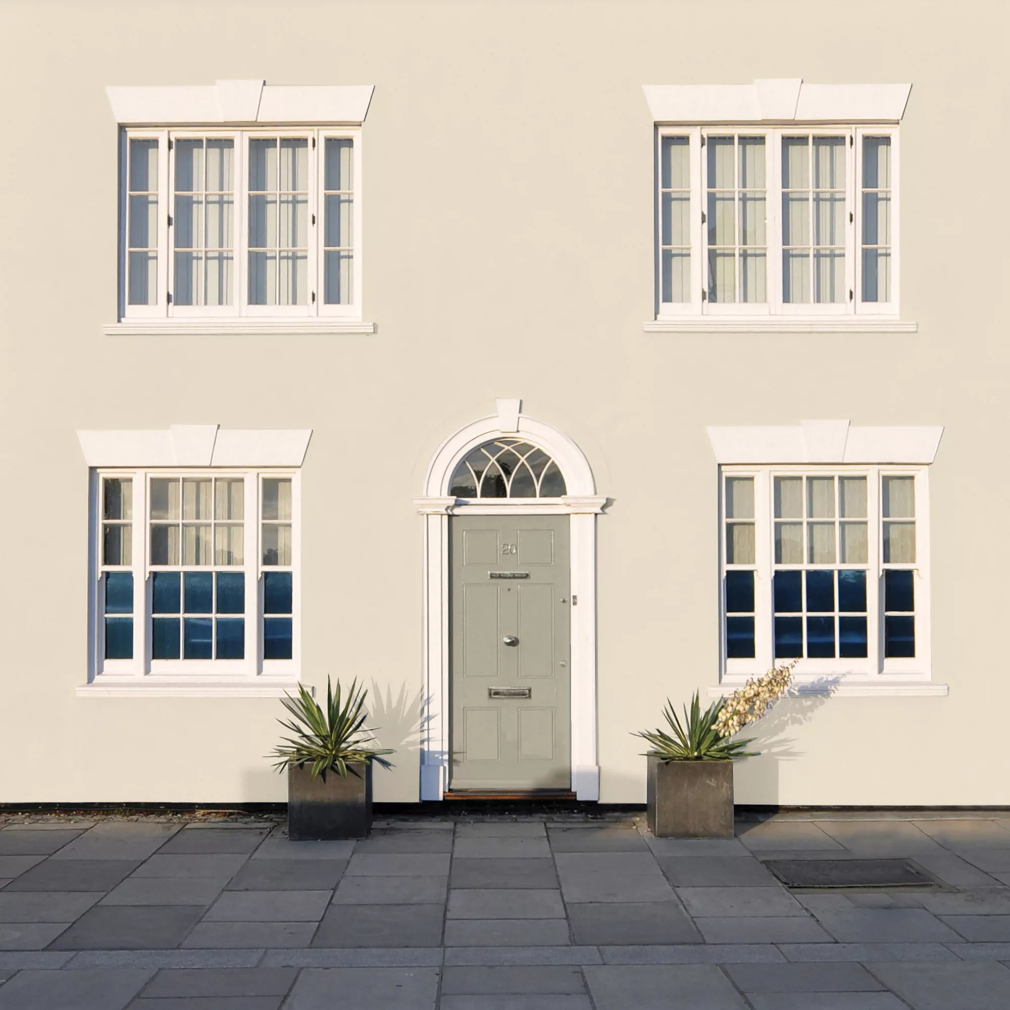Sandtex Ultra Smooth Magnolia Masonry Paint, 10L 9 Sandtex Ultra Smooth Magnolia Masonry Paint, 10L - Image 9