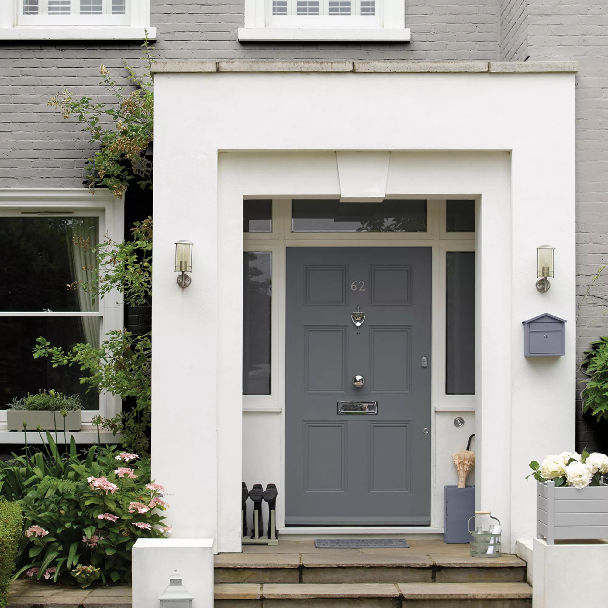 Sandtex Ultra Smooth Plymouth Grey Masonry Paint, 5L 7 Sandtex Ultra Smooth Plymouth Grey Masonry Paint, 5L - Image 7